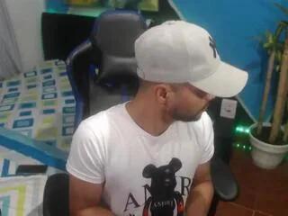 Offline steven_fish on Flirt4Free