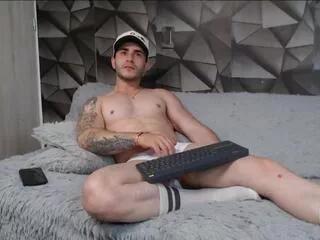 Offline tayler_duster on Flirt4Free