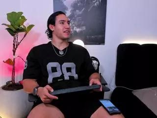 Freechat tian_brooks on Flirt4Free