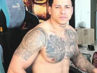 Offline titan_jones on Flirt4Free