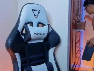 Offline travis_lewis on Flirt4Free