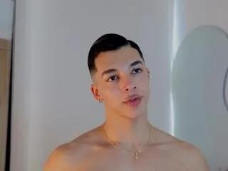 Freechat troye_williams on Flirt4Free