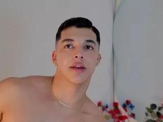 Freechat troye_williams on Flirt4Free