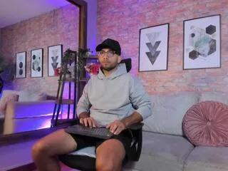 Offline tyler_brownn on Flirt4Free