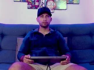 Offline tyler_brownn on Flirt4Free
