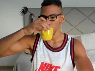 Freechat tylor_jess on Flirt4Free