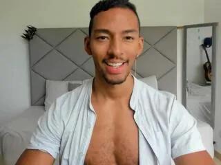 Freechat tylor_jess on Flirt4Free