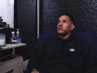 Offline viktor_herrera on Flirt4Free