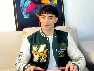 Offline will_ferrari on Flirt4Free