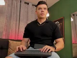 Offline yake_tyler on Flirt4Free