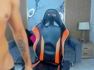 Freechat zaiden_klein on Flirt4Free