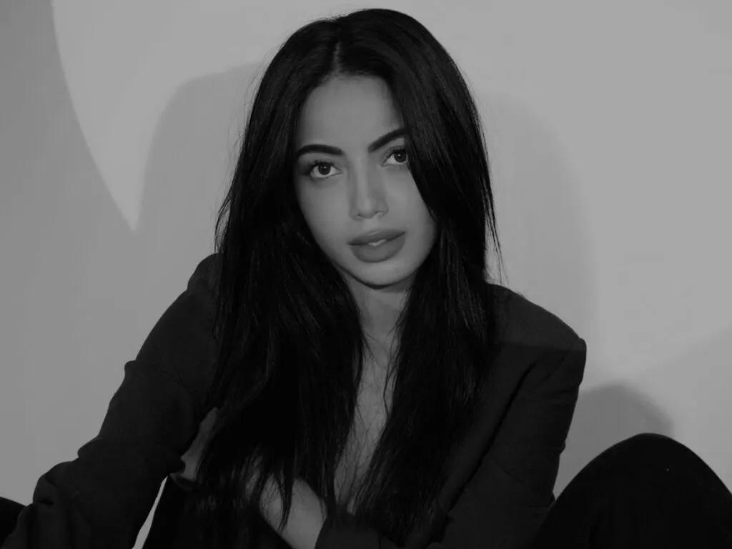 Offline AmaraValmont on LiveJasmin