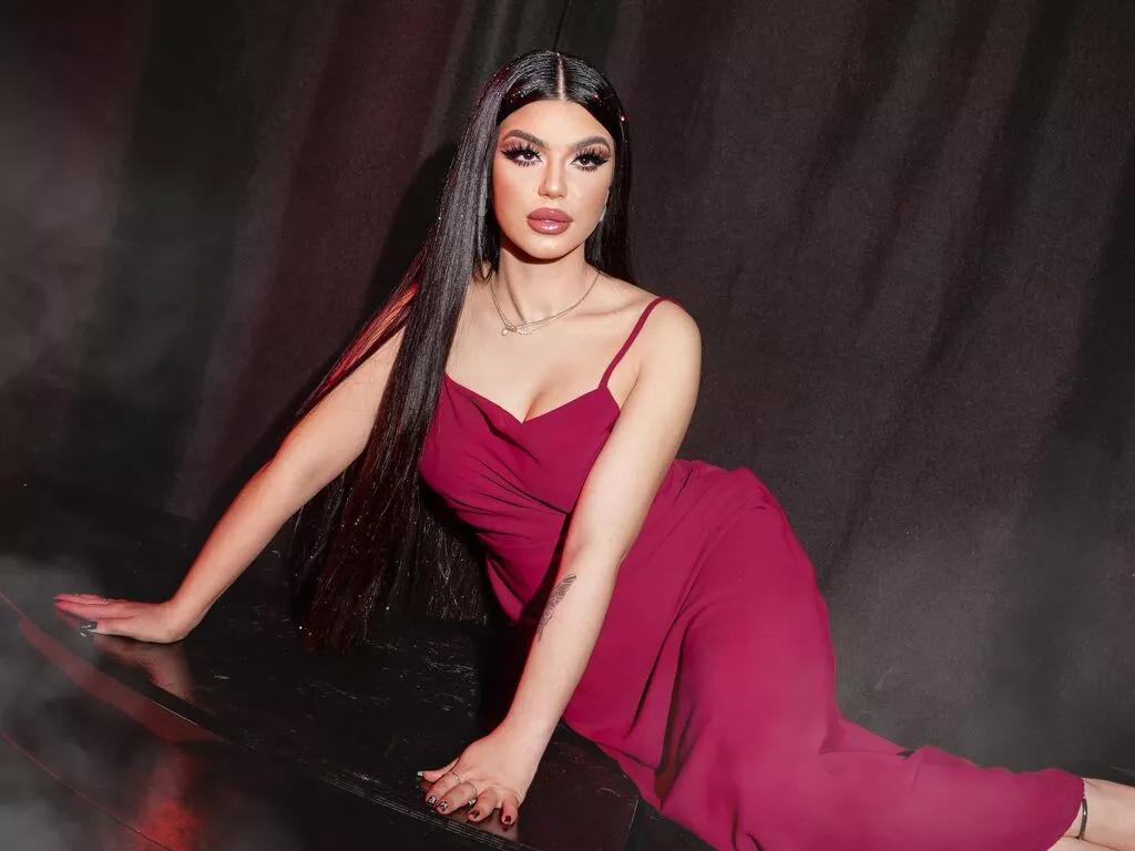 LiveJasmin CarolinaFleen is Freechat CarolinaFleen — 
I really like dancing sexily, teasing you with the most seductive hairbra and of course chatting with you about everything you want!