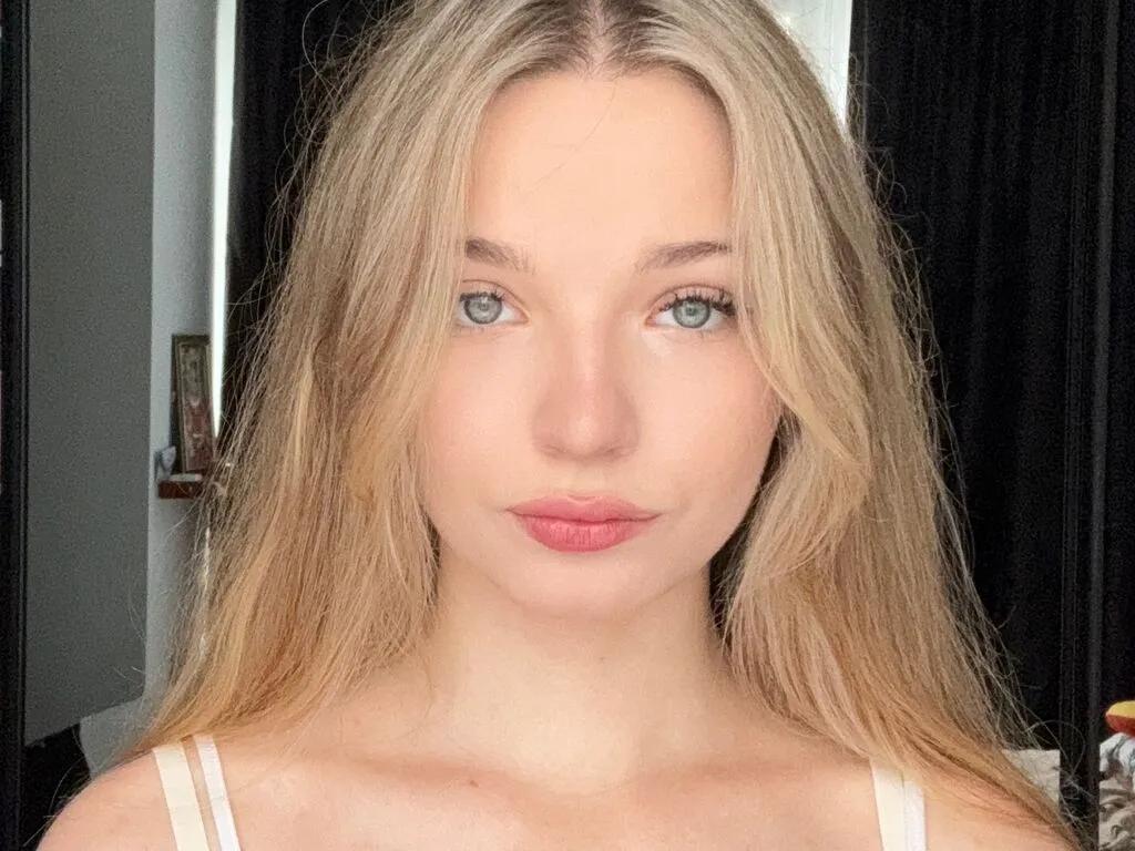 LiveJasmin CleliaGoel is Freechat CleliaGoel — Things I love:  Warm evenings with a book and hot cocoa  Texts full of emojis and giggles  Random acts of kindness --- they make the world sparkle
