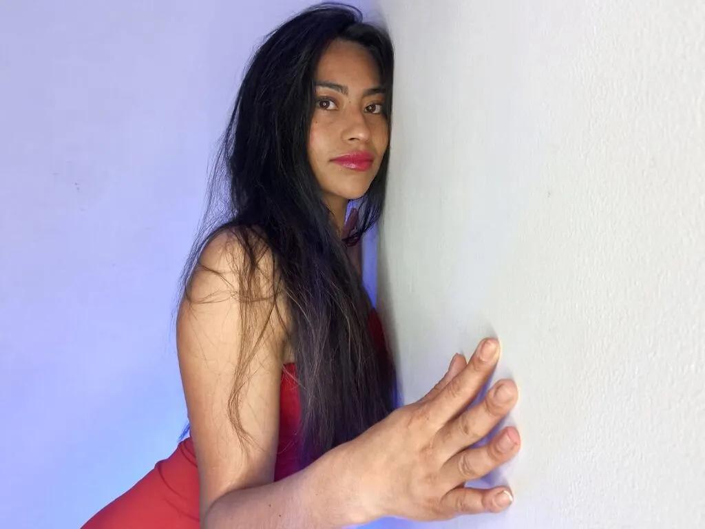 Offline EmilyMitche on LiveJasmin