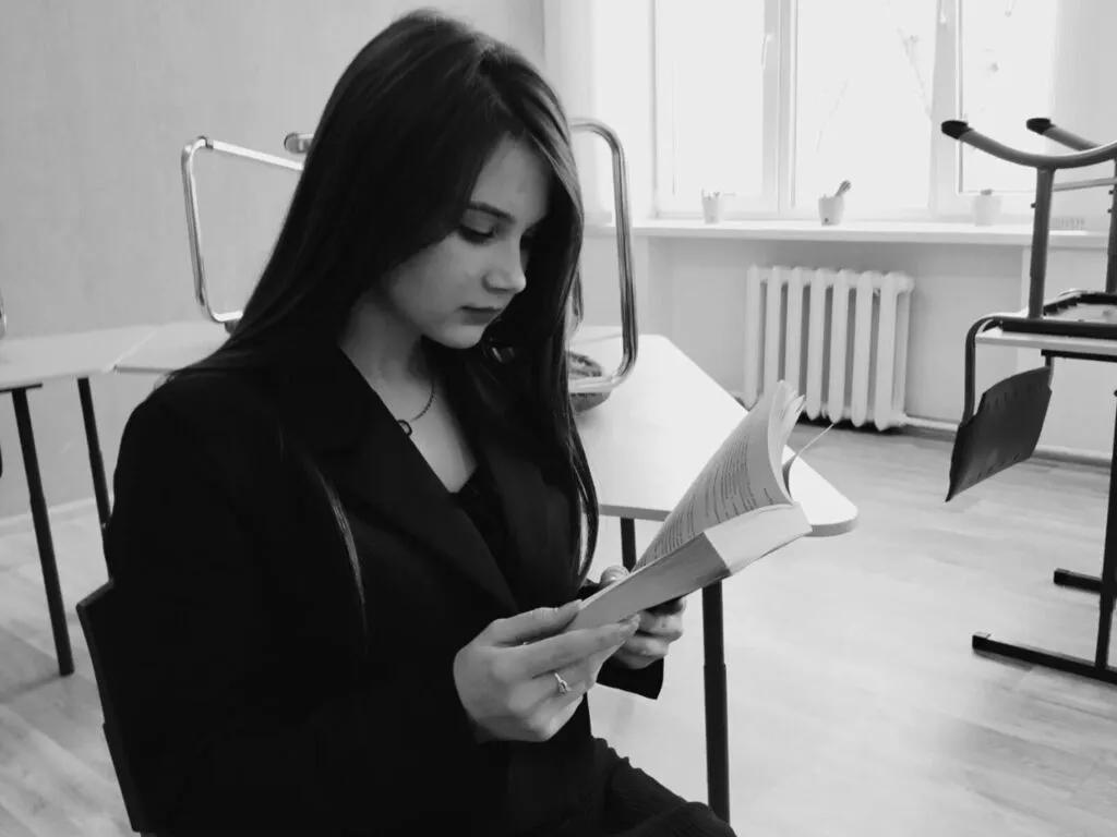 LiveJasmin EnricaElis is Freechat EnricaElis — I really like to dance, read, cute animals, sea and swimming, walk and observe amazing views