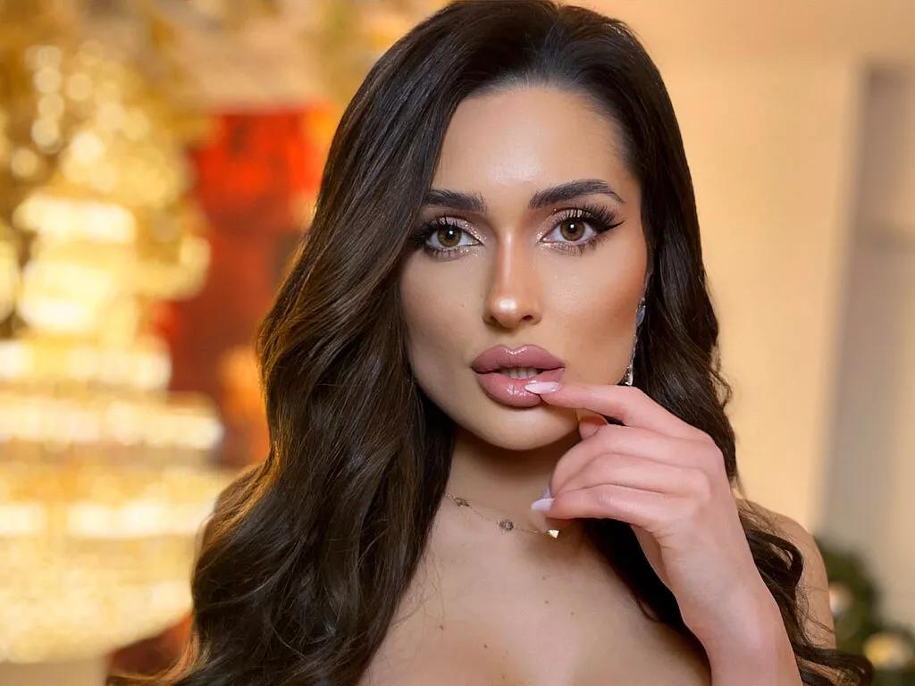 LiveJasmin Evie is Freechat Evie — I believe in the art of eye contact. Eyes never lie. The most secret passions and desires are well hidden there. I love to discover them one by one like a true detective. Allow me in your mind. Let me find out your secrets and I will transform your...