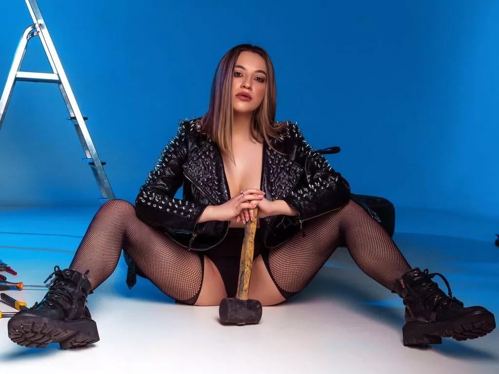 LiveJasmin FeliciaCruz is Freechat FeliciaCruz — I like to be discovered  , known , loved, spoiled and touched . Join me in my room and you will not regret meeting me :*