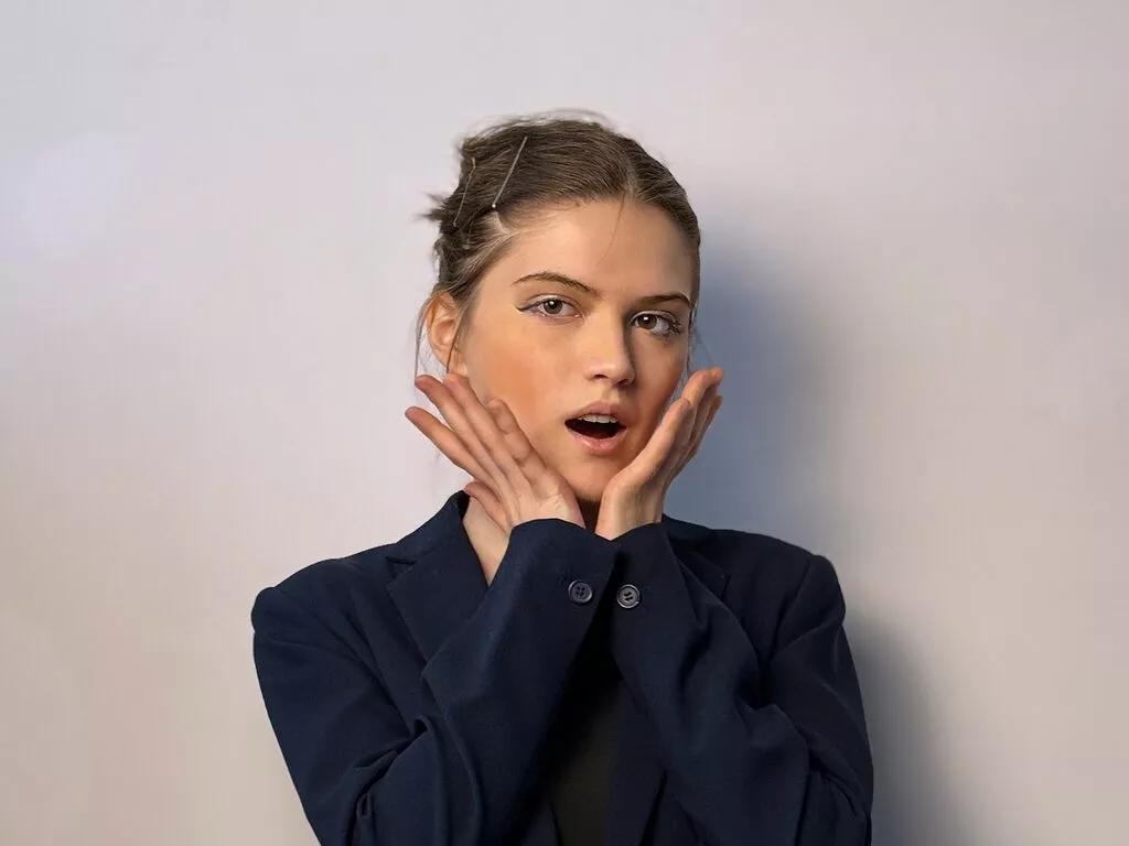 Offline FlairCatlow on LiveJasmin