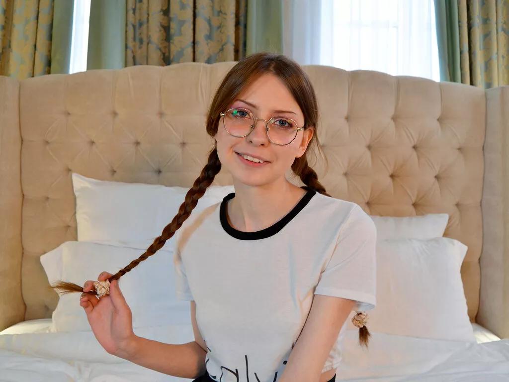 Offline GraceRoads on LiveJasmin