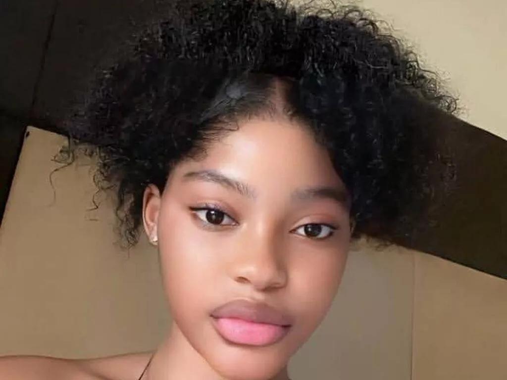 LiveJasmin KandyBliss is Freechat KandyBliss — I love compliments, confidence, a good sense of humor, and people who know how to treat a lady. I'm into music, steamy conversations, and late-night vibes. A little charm and a lot of respect go a long way.