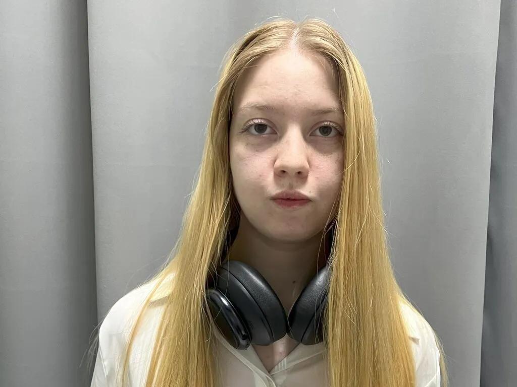 LiveJasmin KarenLowe is Private KarenLowe — I have blue eyes and Im blonde.
I love to be listened to and not argue with me, Im a pretty bossy girl. I also love fast cars and racing in general