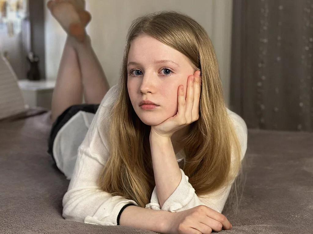 LiveJasmin LilianHoward is Freechat LilianHoward — i love sunny day and dancing in the rain