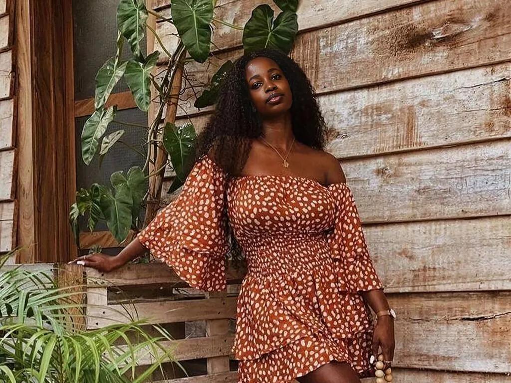 LiveJasmin LuluWilde is Freechat LuluWilde — Gardening,romantic novels, cooking,dancing, puppies and kittens