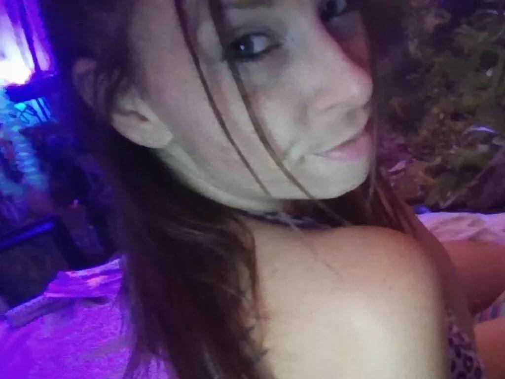 LiveJasmin MollyDevine is Private MollyDevine — Thunderstorms/hurricanes, a good listener  honesty, food, my cat, making my kids happy, and making people laugh. and spreading awareness