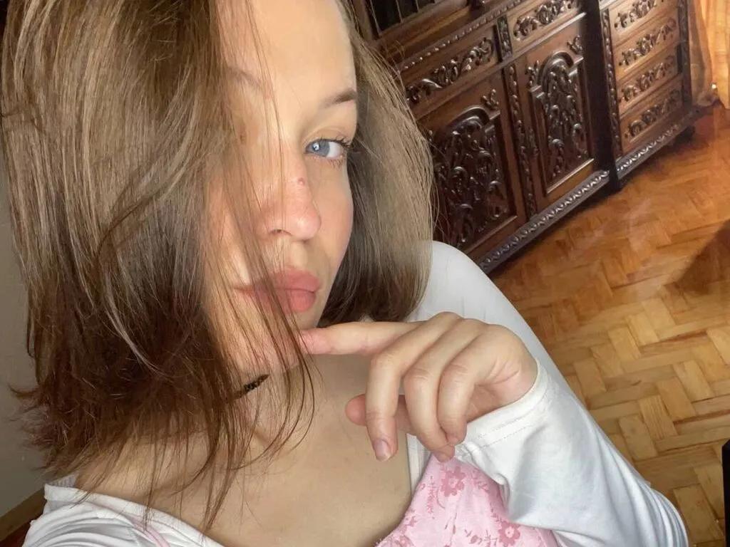 Offline NeonMuse on LiveJasmin