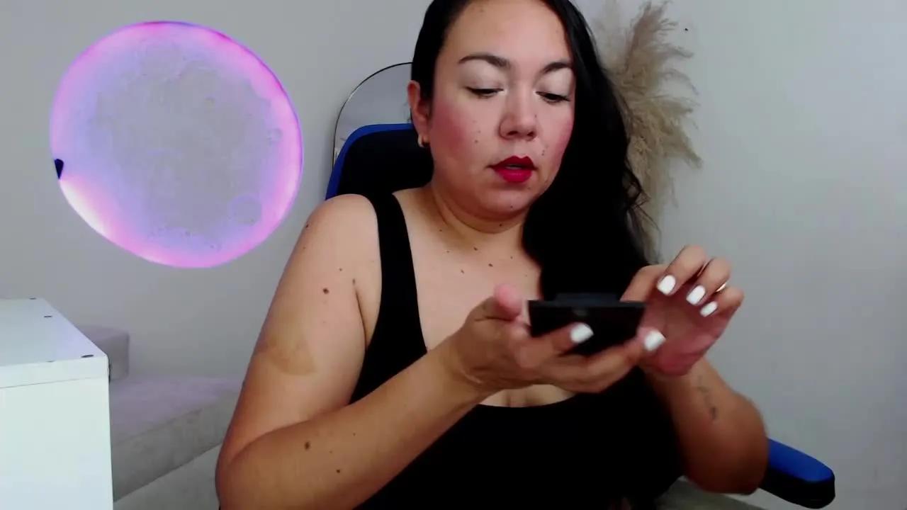 Offline Aaliyah_cute on Streamray