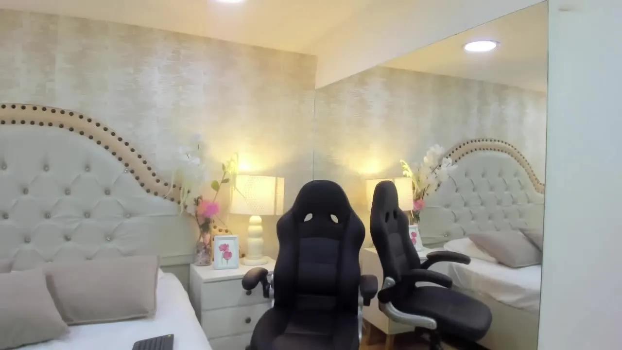 Offline AlannaPortman on Streamray