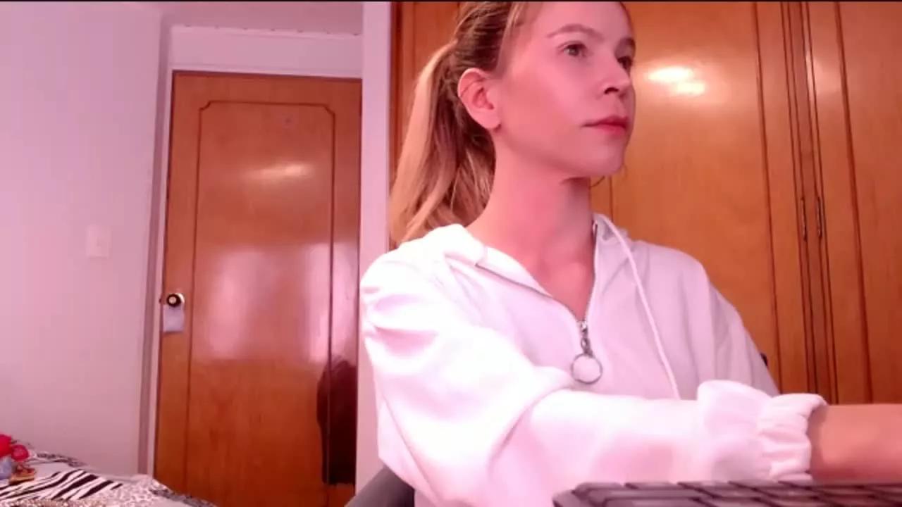 Offline ALESSANDRA_BOYD on Streamray