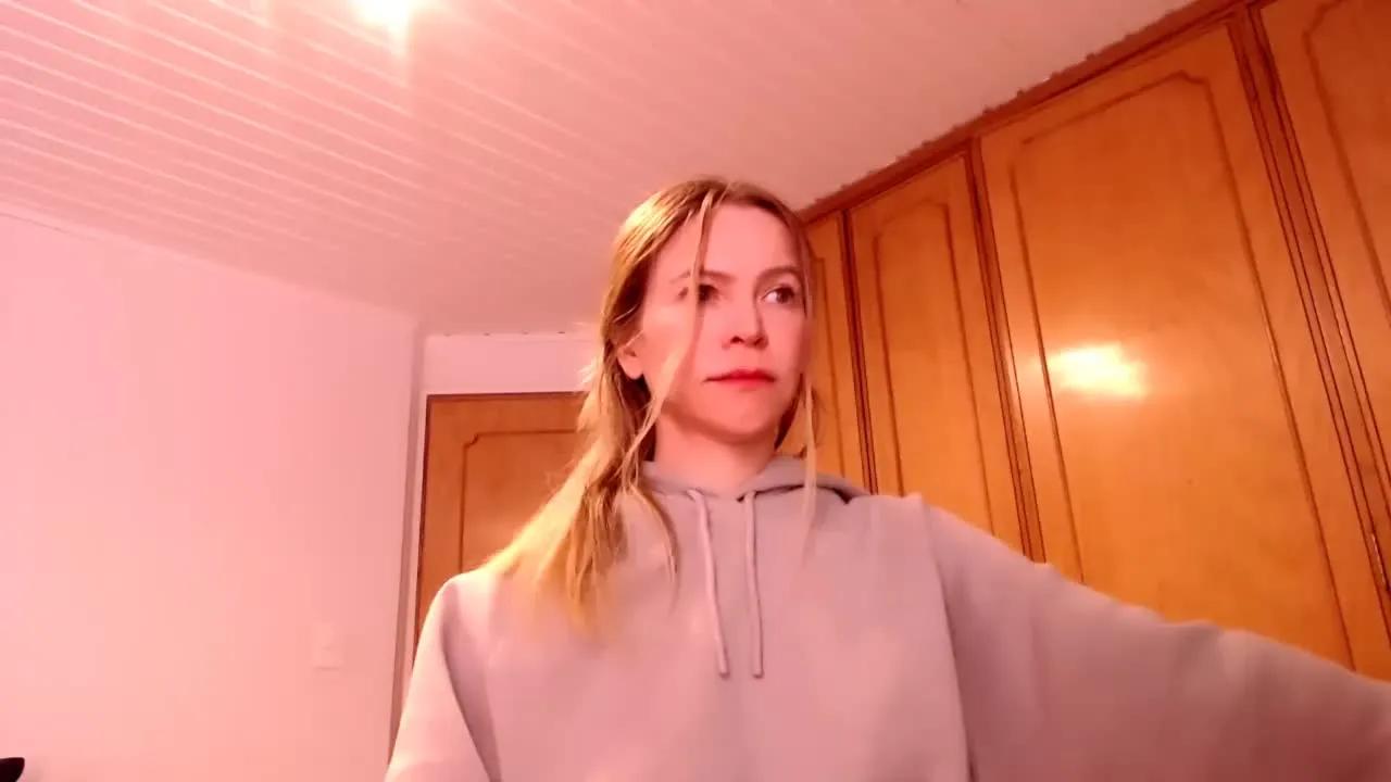 Offline ALESSANDRA_BOYD on Streamray