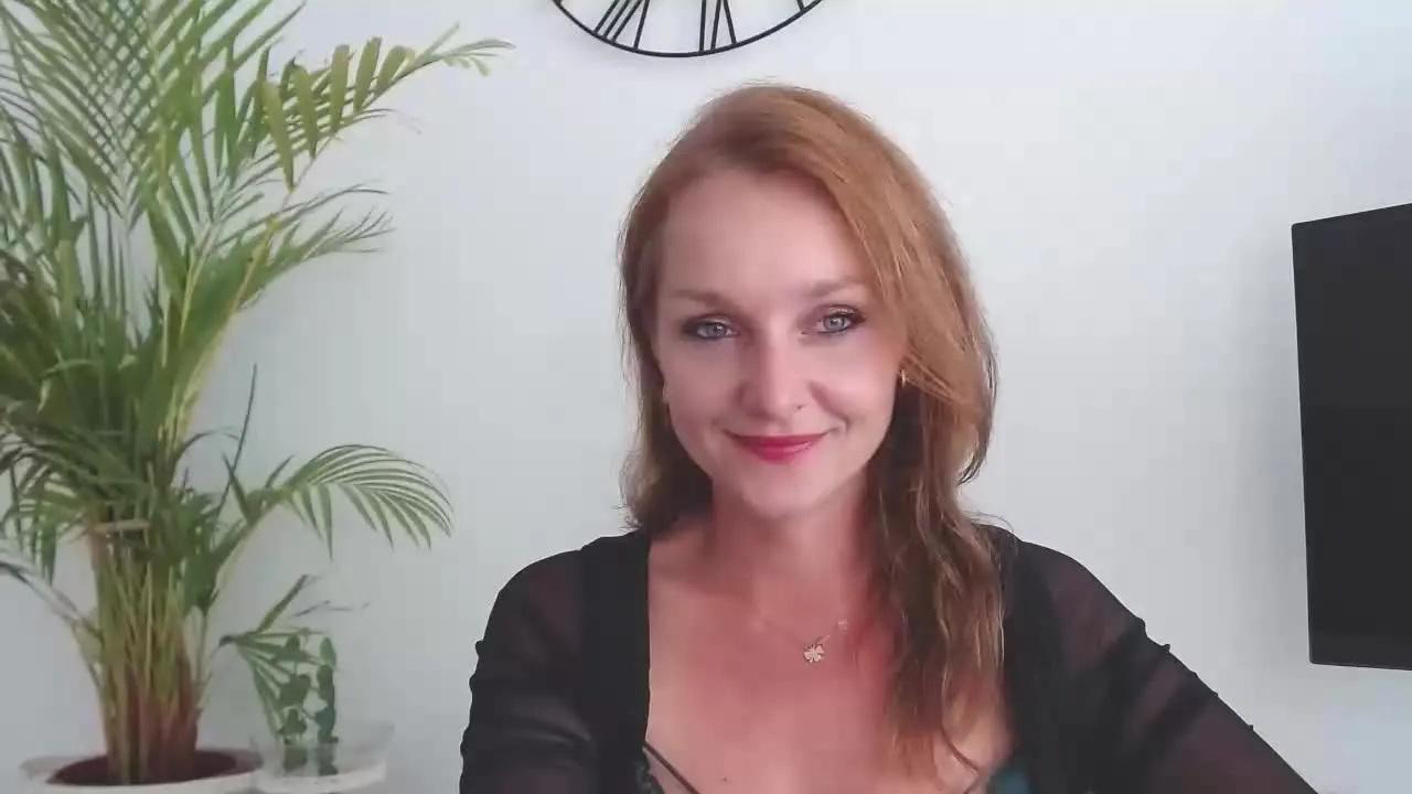 Offline AliciaTease on Streamray