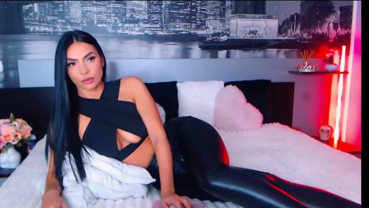 Offline AmaliaR on Streamray