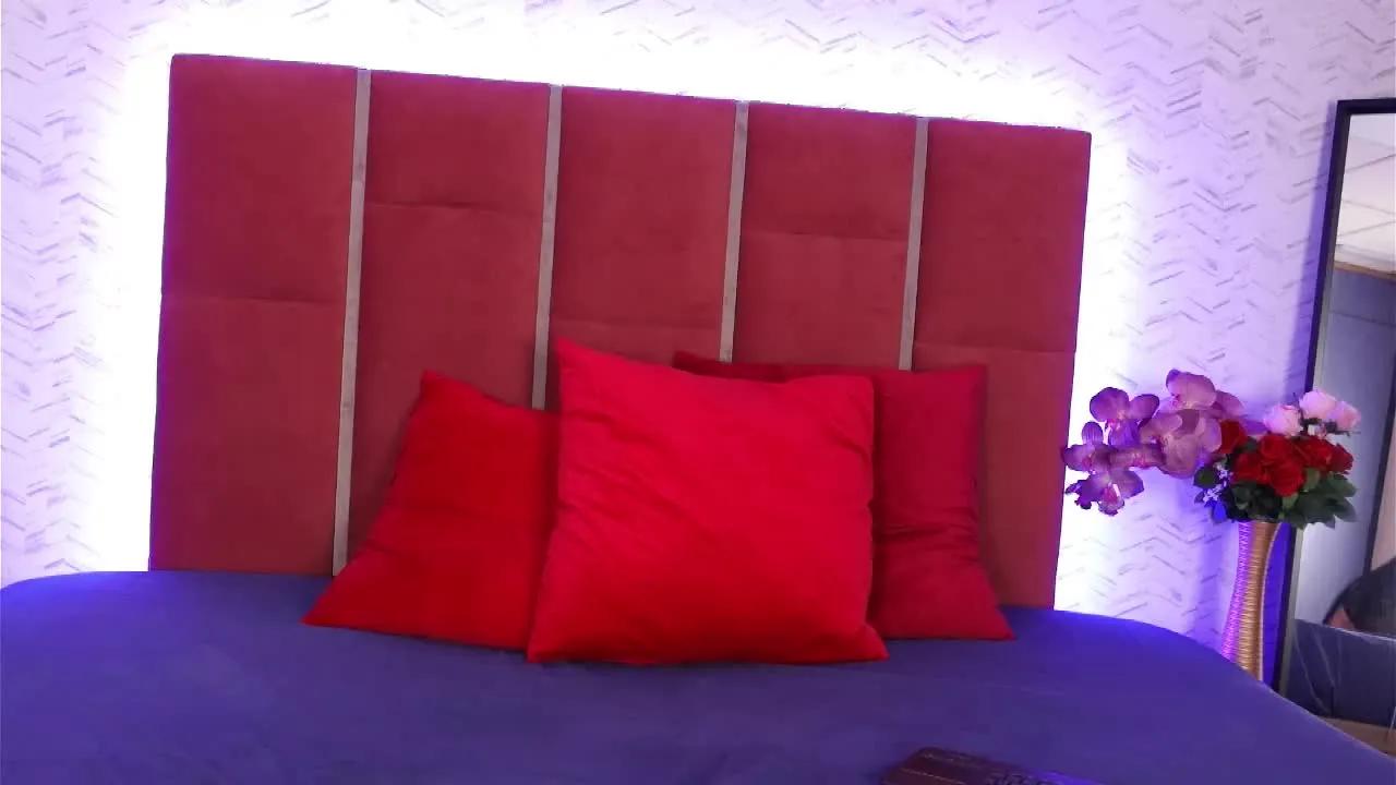 Offline AngieBrooks on Streamray