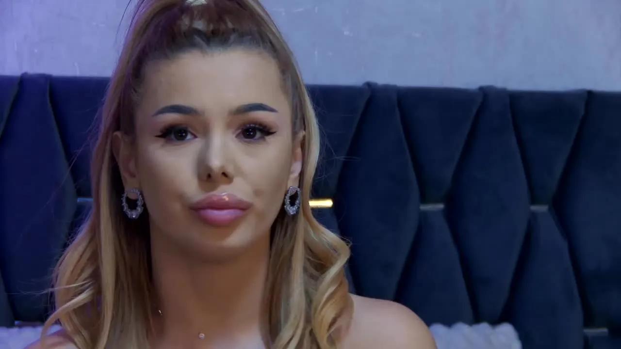 Offline AriannaVoss on Streamray