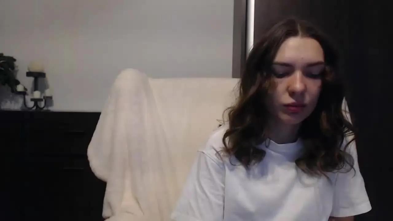 Offline AuroraKiss on Streamray