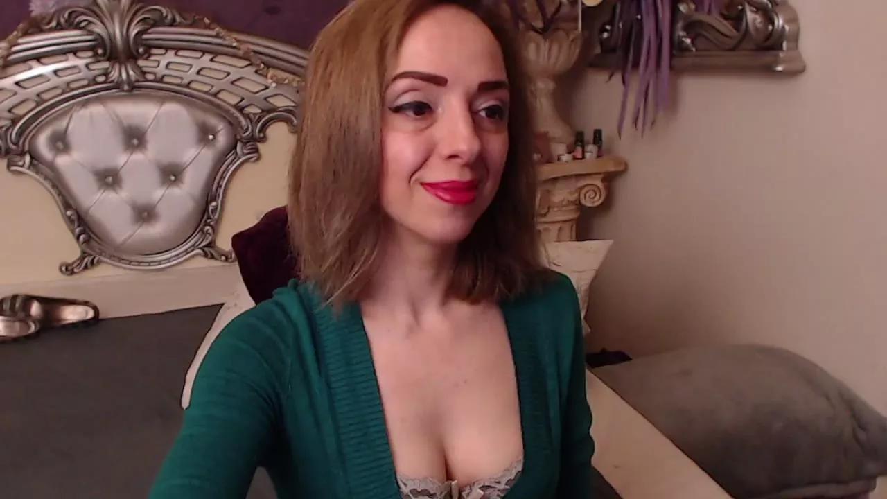 Offline AylyneRichards on Streamray