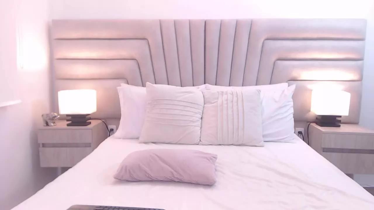 Offline BellaAnderson on Streamray