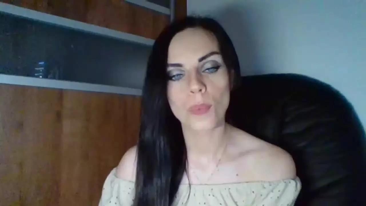 Offline CassieCrazy on Streamray