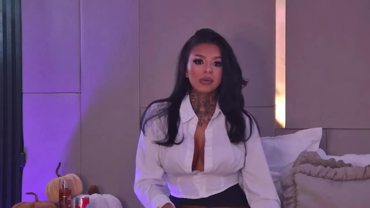 Offline CherrieMadison on Streamray