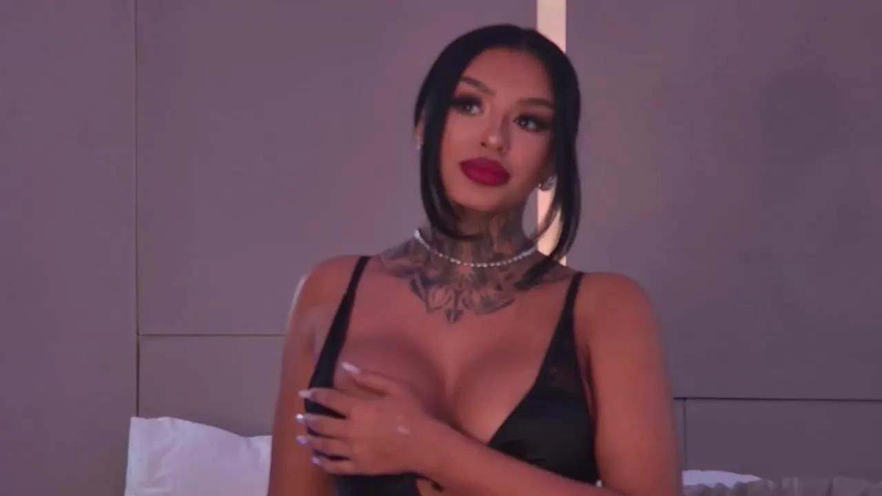 Offline CherrieMadison on Streamray