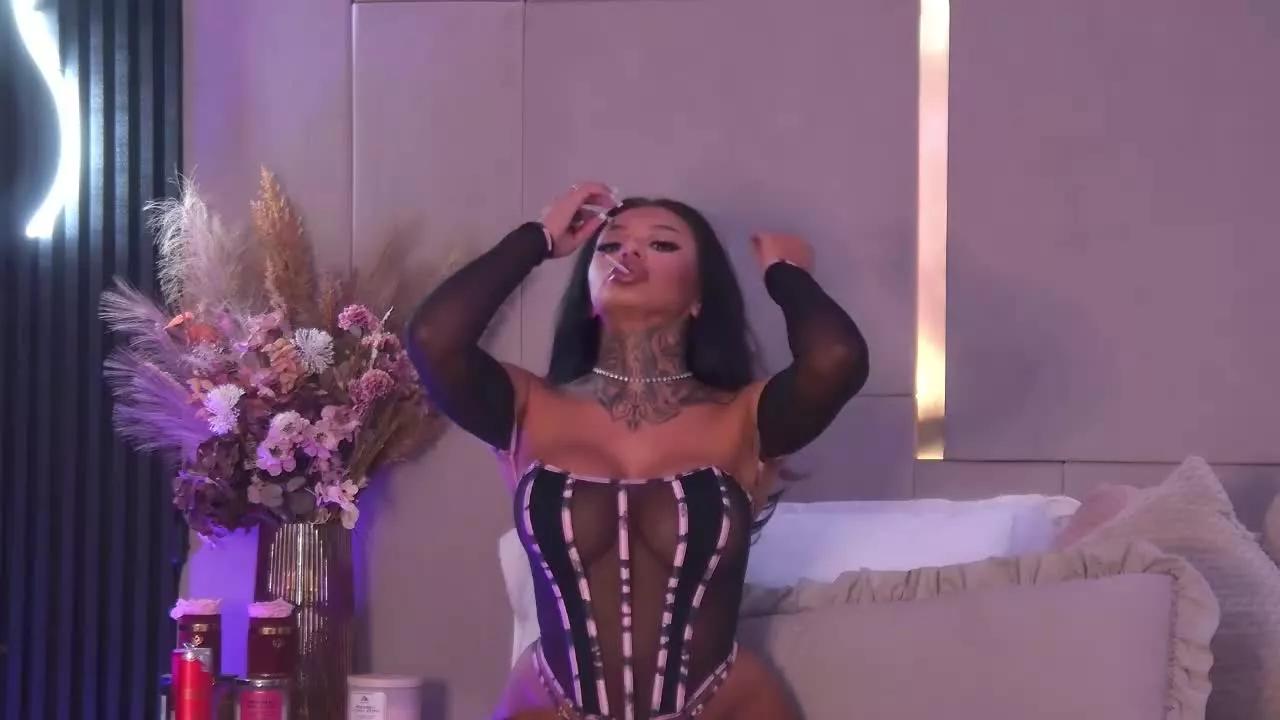 Offline CherrieMadison on Streamray