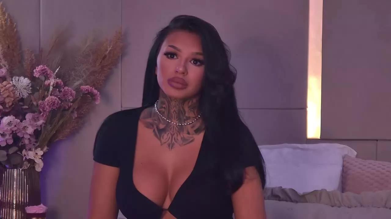 Offline CherrieMadison on Streamray