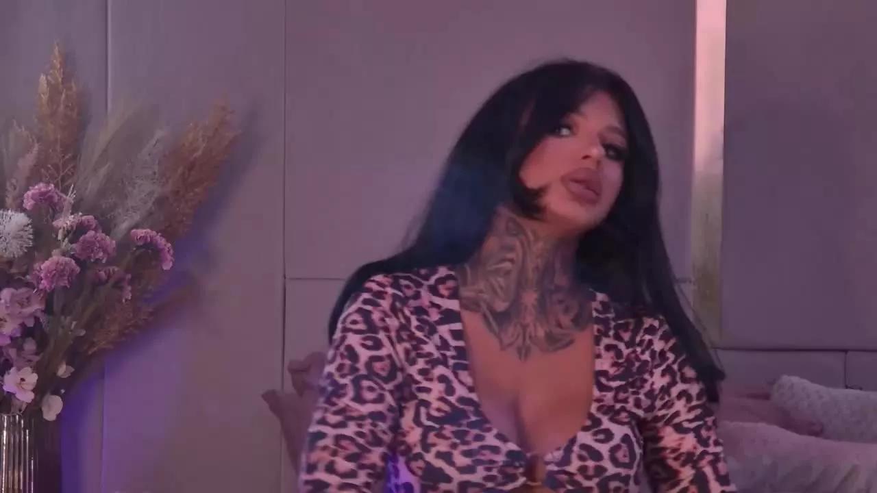 Offline CherrieMadison on Streamray