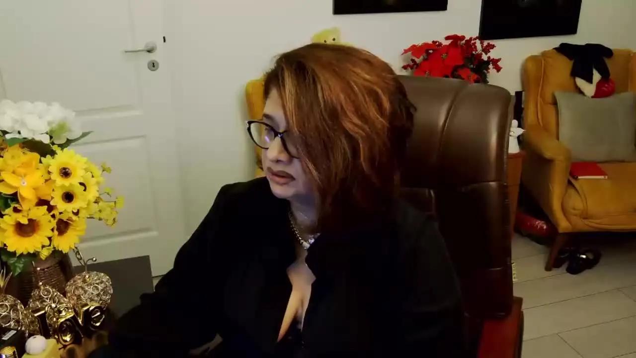 Offline ClassybutNaughty on Streamray