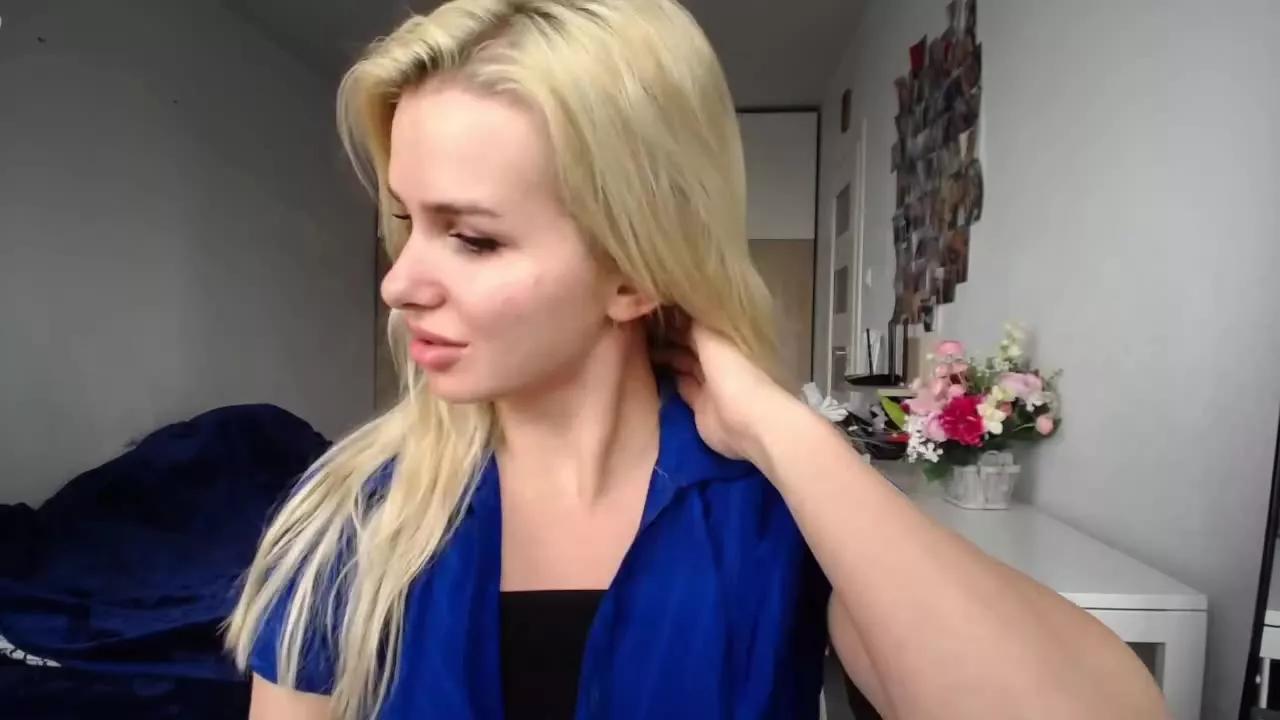 Offline CorneliaDoll on Streamray