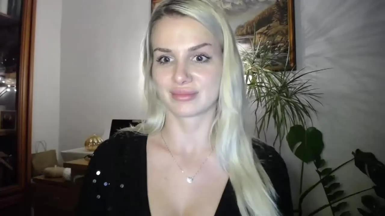 Streamray CorneliaDoll is Freechat CorneliaDoll — Freechat on Streamray